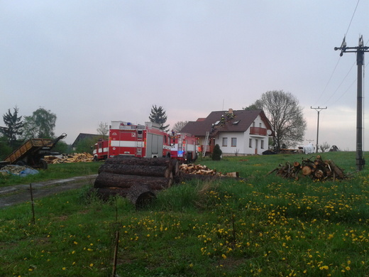 Požár rodinného domu - blesk